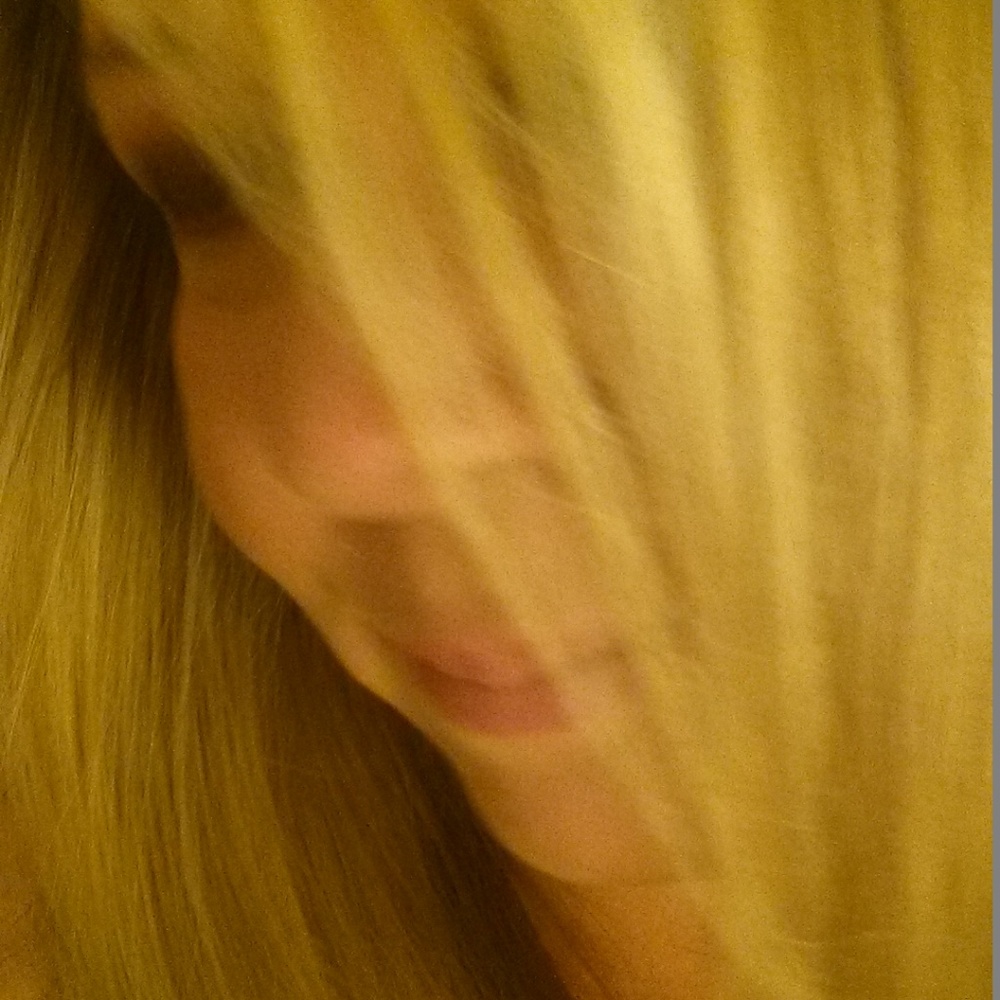 Meet your Posher, Tammy (Moda Belissima) - Picture 3 of 3